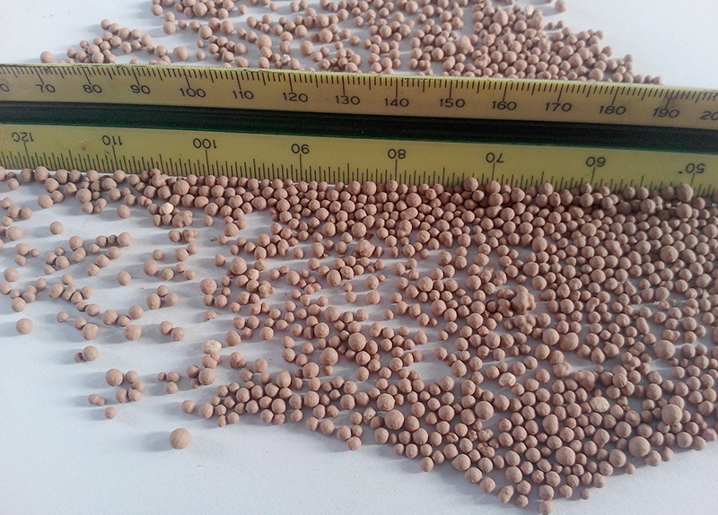 2-Compositum stercorat granula productio armorum.jpg